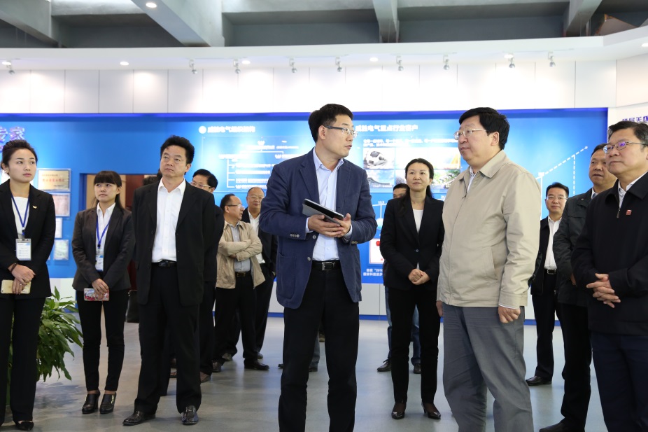 湖南省委常委、省人民政府常務副省長陳向群一行蒞臨威勝電氣產業園
